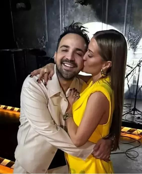 Komşu terörü kamerada: Ünlü şarkıcı Derya Uluğ ve müzisyen nişanlısı Asil Gök kabusu yaşamıştı! - Resim : 7