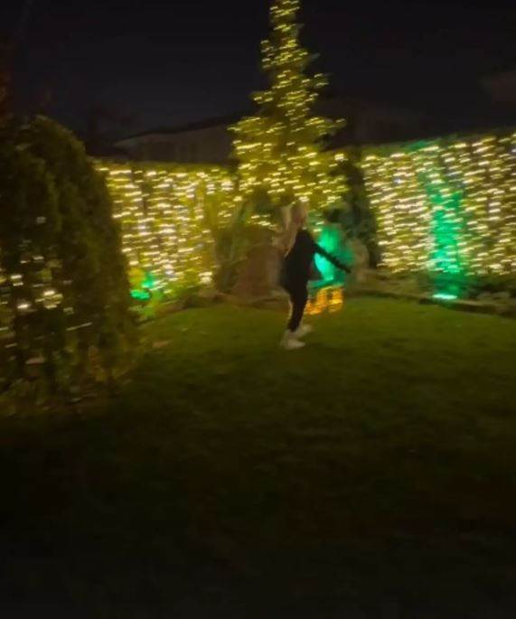 Ece Seçkin yılbaşı hazırlığında! Görenler aynı şeyi söyledi 'Ev değil saray yavrusu’ - Resim : 3