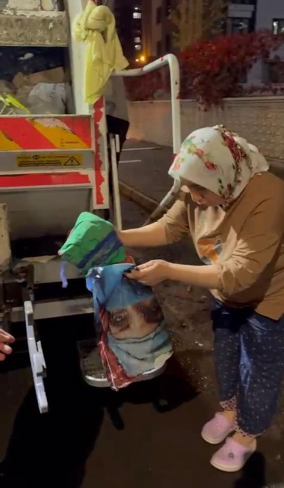 İçi para dolu çantayı çöpe attı! - Resim : 2