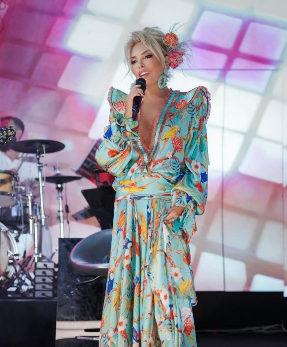 Ajda Pekkan’ın evlilik esprisi kahkahaya boğdu! Siz evlendiniz, ben evde kaldım! - Resim: 10