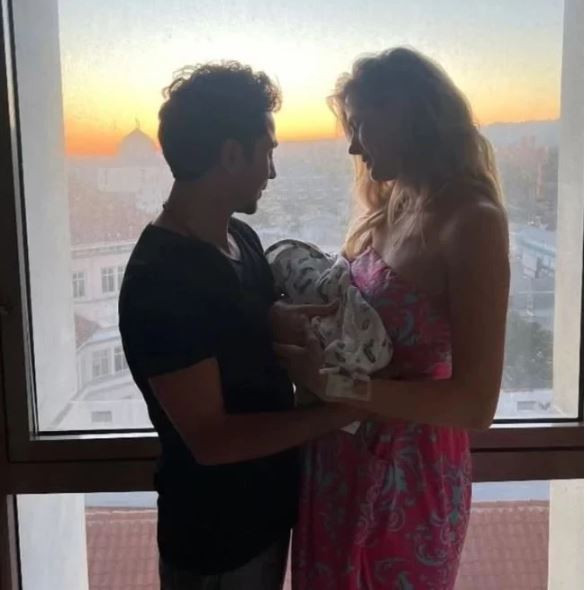 Öyle Bir Geçer Zaman ki’nın Caroline’i Wilma Elles servetiyle ortalığı salladı: Hepsi İstanbul’da! - Resim : 6