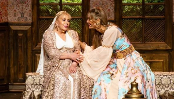 Çağla Şıkel ile Mine Koşan arasında sular durulmuyor: Çağla tostunu yesin - Resim : 3