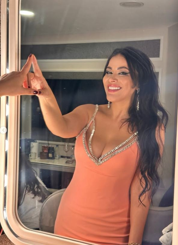 Zara kilolarıyla birlikte tarzını da değiştirdi... Sosyal medya ikiye bölündü ' Eski Zara nerede?' - Resim : 1