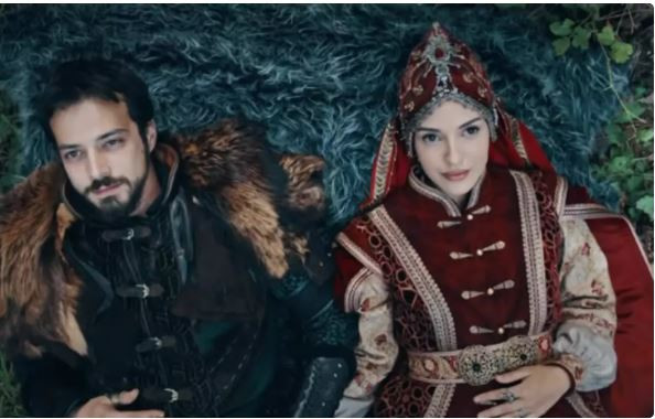 Arka Sokaklar'ın Murat Komiseri yıllar sonra ekranlara dönüyor! Fenomen diziyle el sıkıştı - Resim : 4