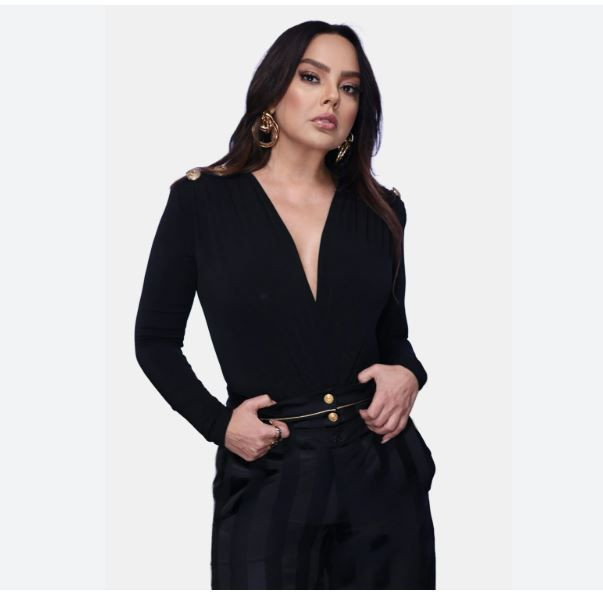 Ebru Gündeş'in evliliğini ihanet mi bitirdi? Magazin dünyası bu aşkı konuşuyor - Resim: 3