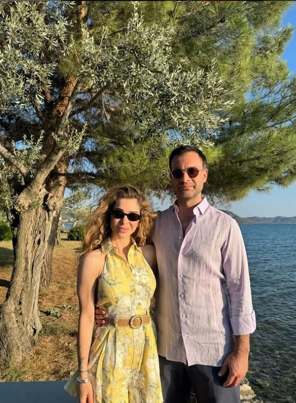 Ünlü oyuncu Alaattin Çakıcı'ya gelin oluyor! "Sonraki Bölüm" notuyla yüzüğü taktı - Resim: 1