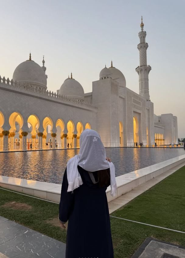 Survivor Ayşe Yüksel’in başörtülü ve dekolteli pozları tepki topladı! Ne dediler, ne yanıt verdi? - Resim: 7