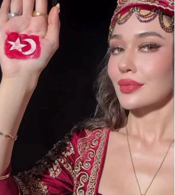 Miss Universe Türkiye temsilcisi Ceren Arslan'ın beş yıllık aşkı ortaya çıktı! Eski sevgilisi Milli voleybocu Milli voleybolcu Bedirhan Bülbül - Resim : 4