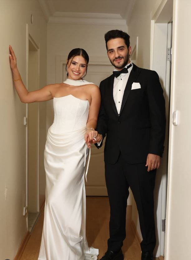 Survivor Ayşe Yüksel’in başörtülü ve dekolteli pozları tepki topladı! Ne dediler, ne yanıt verdi? - Resim: 2