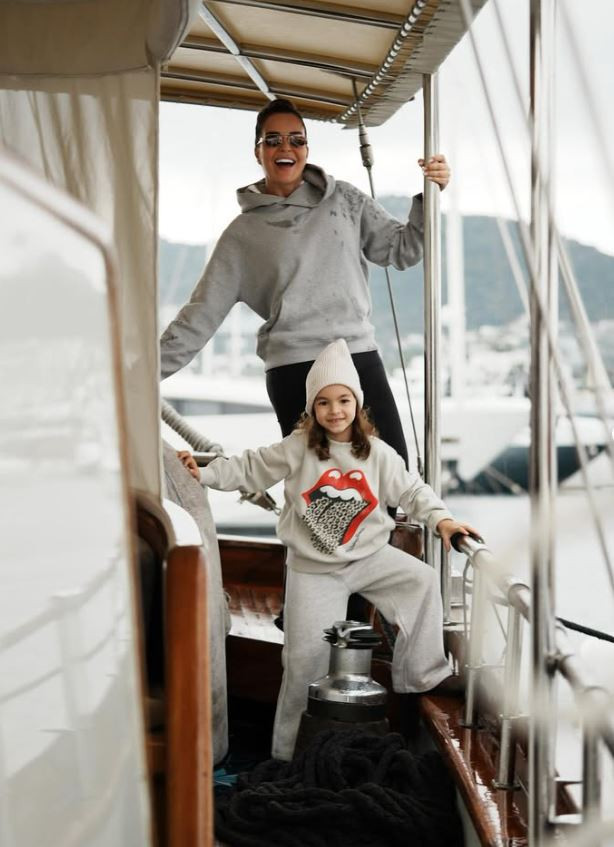 Bengü’den kırmızı kalpli paylaşım: Dedikodular alev aldı! Bir yıl sonra gelen o fotoğraf - Resim : 16