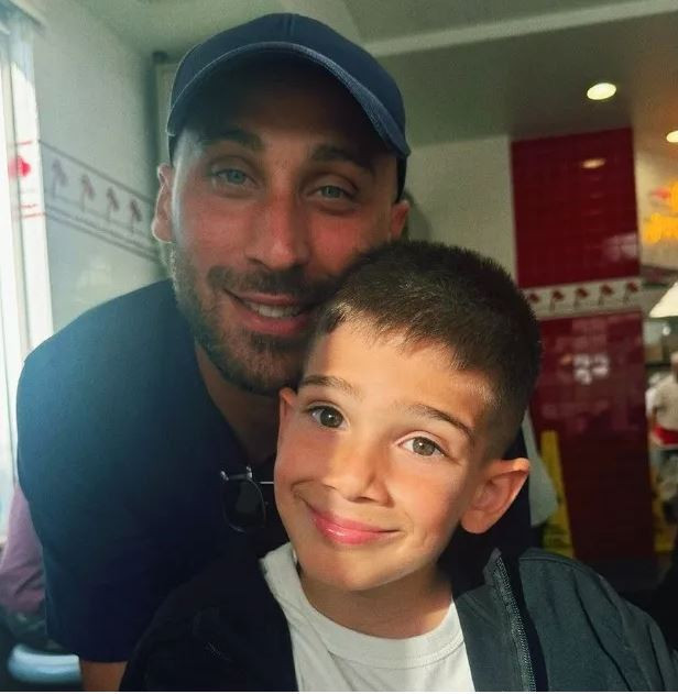 9 yıllık evlilik sona mı erdi? Cenk Tosun'dan boşanma açıklaması - Resim : 2