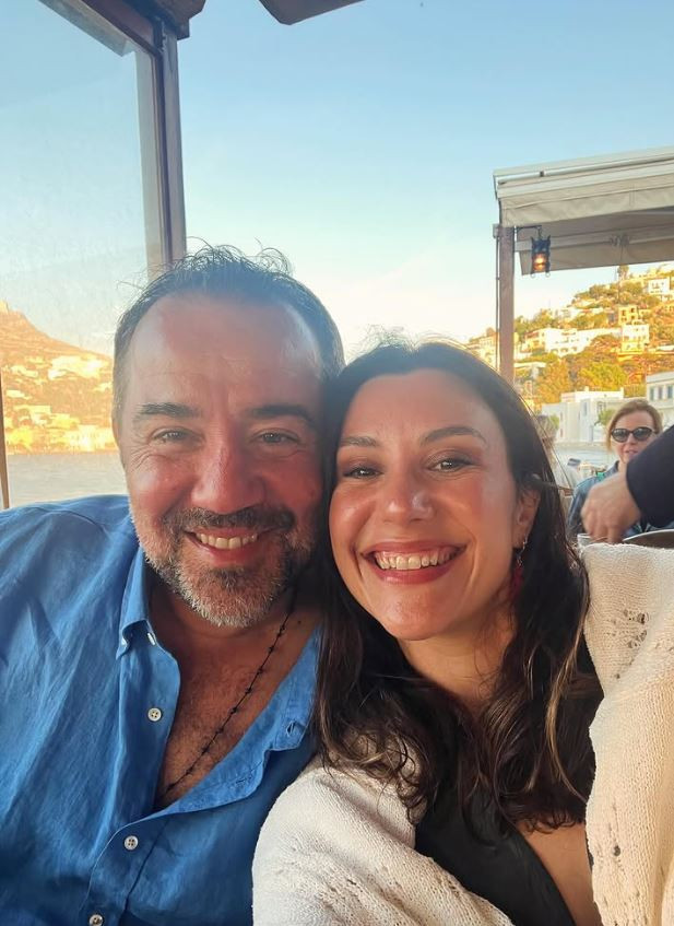 Ünlü komedyen Ata Demirer sevgilisi Dilara Alemdar aşıklar şehri Paris’te: 30 kilo verip bambaşka biri olmuştu! - Resim : 2