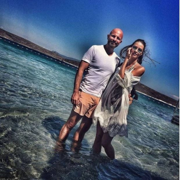 Yasemin Ergene’den ayrılan İzzet Özilhan eğlencede yakalandı: Bekar hayatına hızlı giriş yaptı - Resim: 26