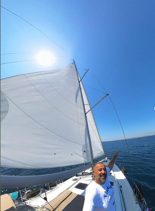 Ünlü komedyen Ata Demirer sevgilisi Dilara Alemdar aşıklar şehri Paris’te: 30 kilo verip bambaşka biri olmuştu! - Resim : 5