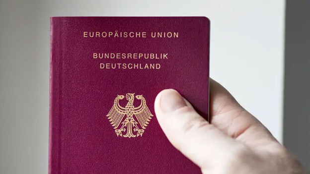 Almanya parlamentosundan yeni karar! 3 yılda vatandaşlık hakkını kaldırdı - Resim : 1
