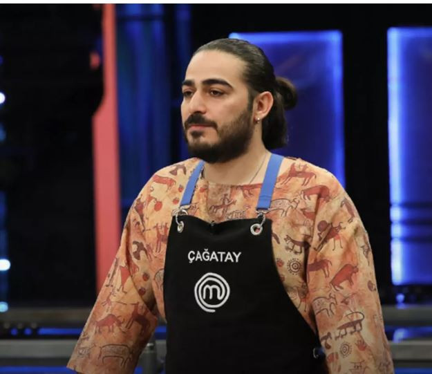 Masterchef’te ünlü şef Maksut Akşar yarışmacıları terletti! İlk ceketin sahibi bakın kim oldu? - Resim : 3