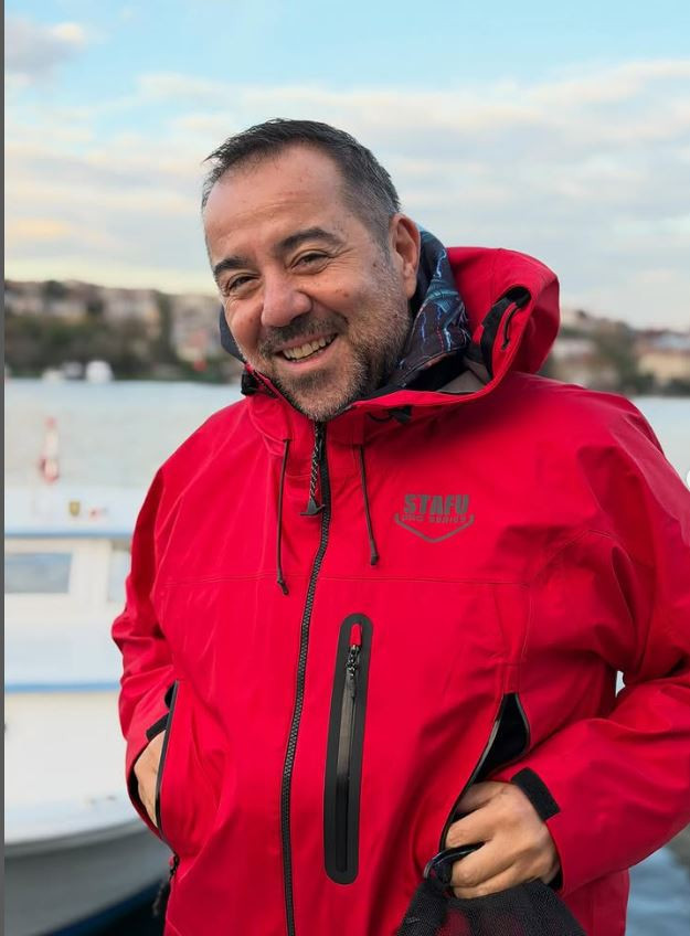 Ünlü komedyen Ata Demirer sevgilisi Dilara Alemdar aşıklar şehri Paris’te: 30 kilo verip bambaşka biri olmuştu! - Resim : 6