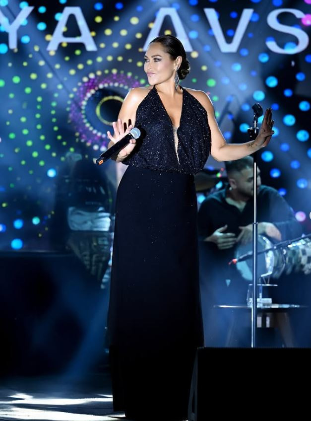 Hülya Avşar’dan 10 Milyon TL’lik doğum günü hediyesi: 'Gerekirse simit yeriz' demişti! - Resim : 1