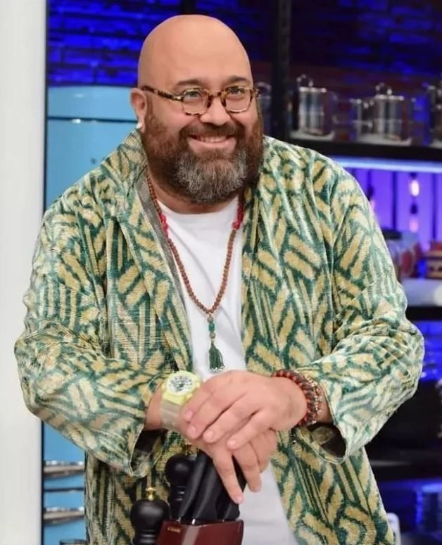 MasterChef Somer Sivrioğlu ve sevgilisi Tilbe Uslu ilişkisi çatırdıyor mu? Yaş farkıyla gündem olmuşlardı - Resim: 19