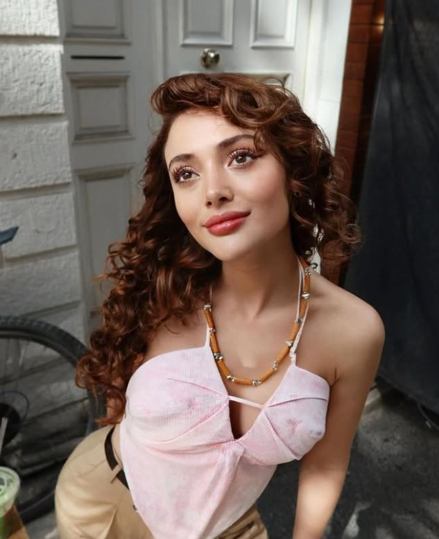 Herkes onları konuşuyor! Lucas Torreira Devrim Özkan'ı unuttu... Bakın kiminle aşk yaşıyor - Resim: 8