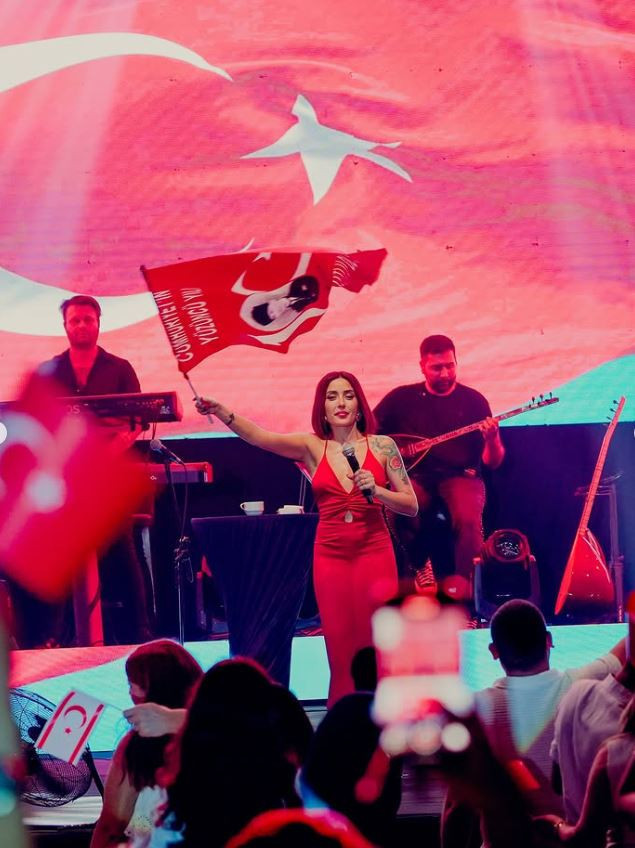 Melek Mosso’nun Güllü planı ortaya çıktı: Harbiye Cemil Topuzlu Açıkhava Tiyatrosu’nu salladı! - Resim : 6