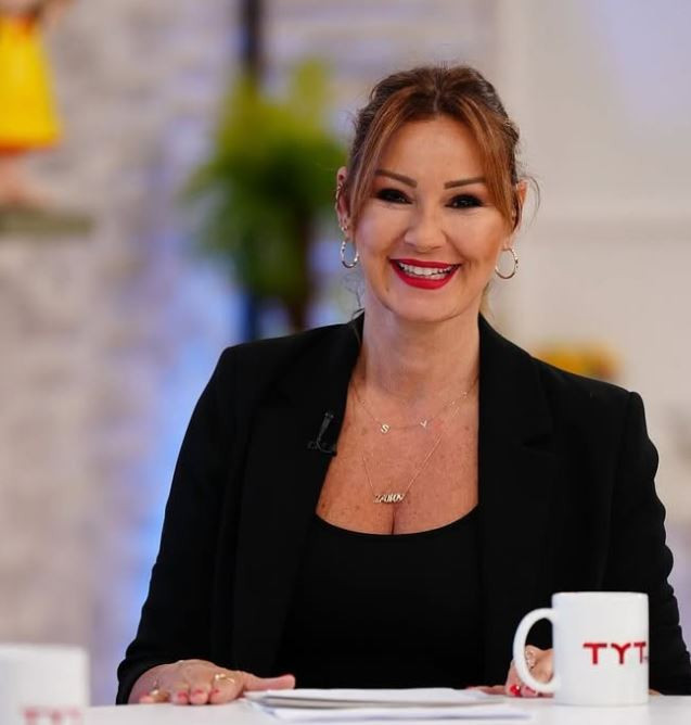 Pınar Altuğ hayranlarını 19 yaşına götürdü! Görenlerin ağzı açık kaldı - Resim : 2