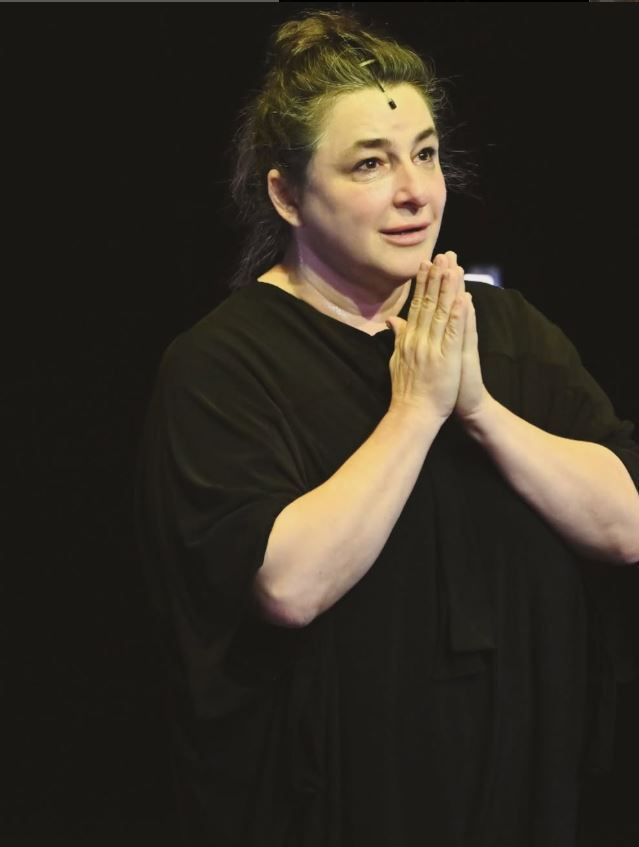 Sanat dünyasına isyan etmişti! Esra Dermancıoğlu Türkiye’yi terk etti - Resim: 4