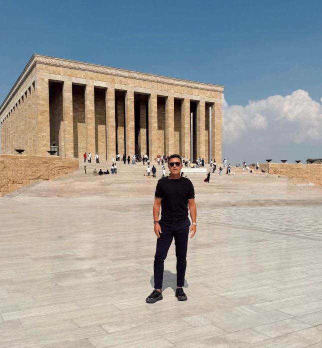 Türk Pop Müziği’nin yıldızı Mustafa Sandal'a İngiltere'den eşi benzeri görülmemiş onur: Ömür boyu vize! - Resim: 8