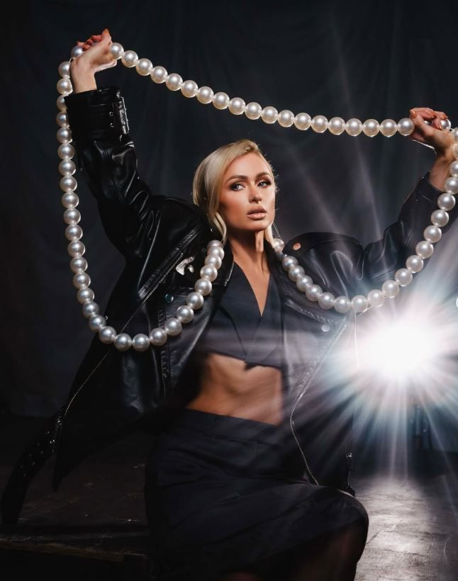 27 milyon kişi Paris Hilton’u, o ise Hatice’yi takip ediyor! Sosyal medya bu haberle kaynıyor - Resim: 17