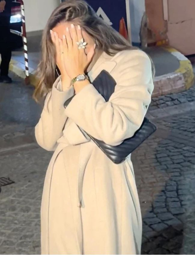 Ebru Şallı’dan gelin adayıyla yemekte: 20’lik yakışıklı Beren Tan’ın sevgilisi Laçin Terlemez ile ilk pozu! - Resim : 6