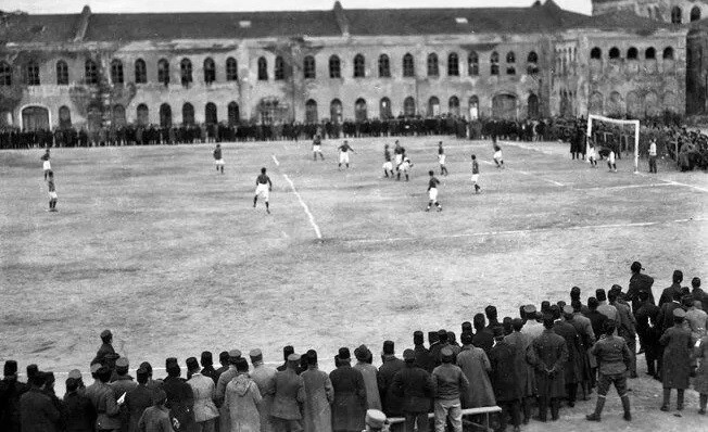 Beşiktaş-Fenerbahçe derbisi ve ülkemizdeki ilk gece maçı - Ahmet Yabuloğlu ile Evvel Zaman - Resim : 4