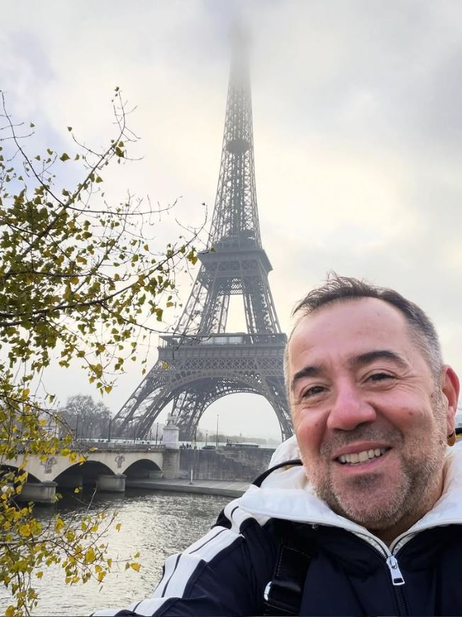 Ünlü komedyen Ata Demirer sevgilisi Dilara Alemdar aşıklar şehri Paris’te: 30 kilo verip bambaşka biri olmuştu! - Resim : 4