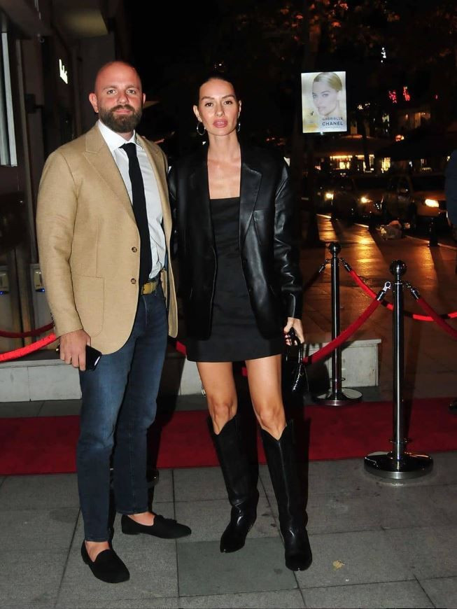 Yasemin Ergene’den ayrılan İzzet Özilhan eğlencede yakalandı: Bekar hayatına hızlı giriş yaptı - Resim: 31