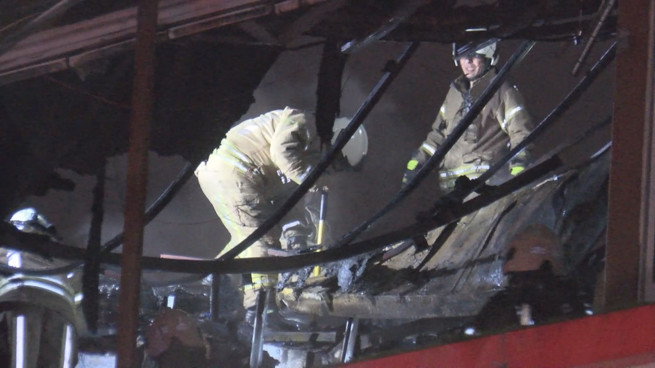 Üç katlı kafede yangın, ekipler müdahale etti - Resim : 1