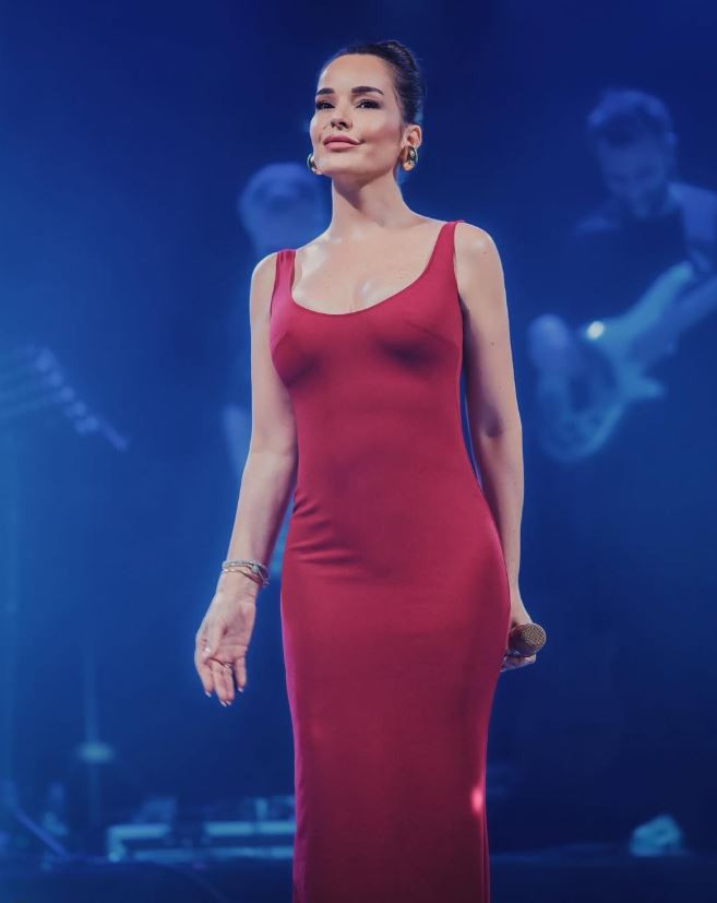 Bengü’den kırmızı kalpli paylaşım: Dedikodular alev aldı! Bir yıl sonra gelen o fotoğraf - Resim : 9