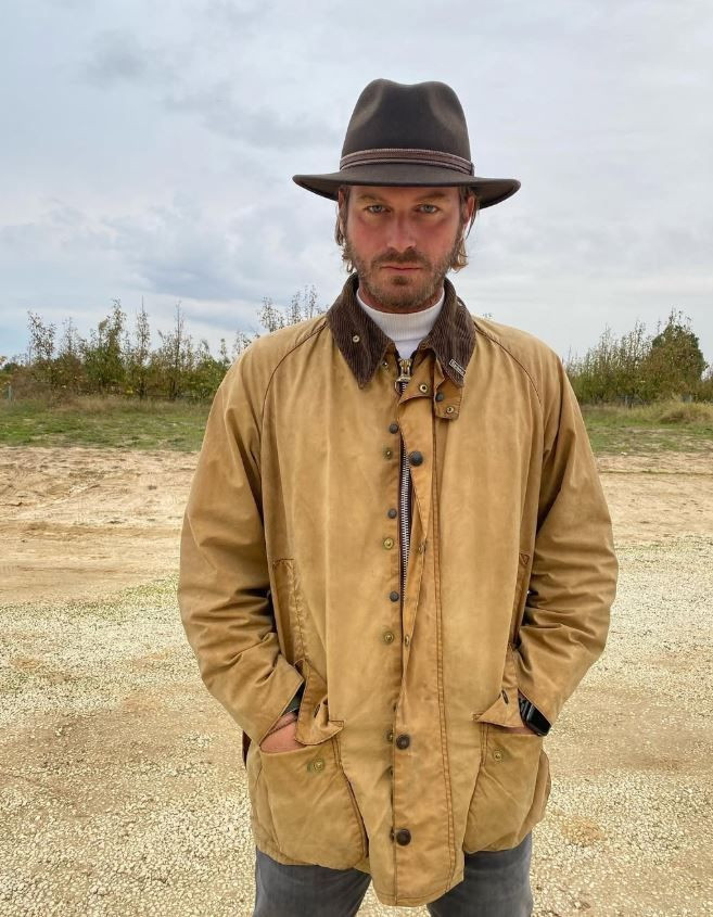 Bu maviş gözlü sarışın minik çocuk kim? Görenler tanımadı: Türkiye’nin en iyi erkek oyuncularından biri - Resim: 43