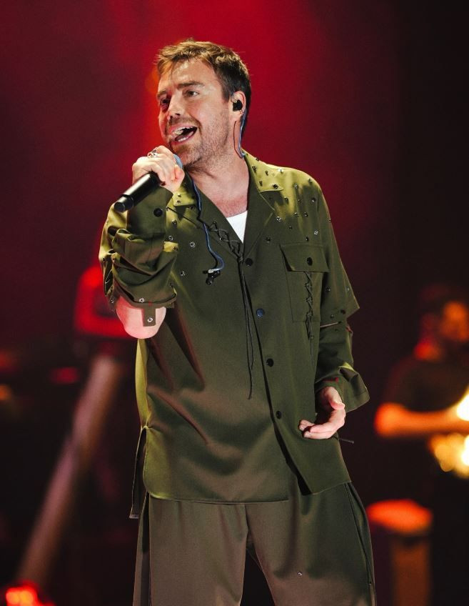 Ünlü şarkıcı Murat Dalkılıç'ın son hali hayranlarını endişelendirdi! 12. kez bıçak altına mı yattı? - Resim: 33