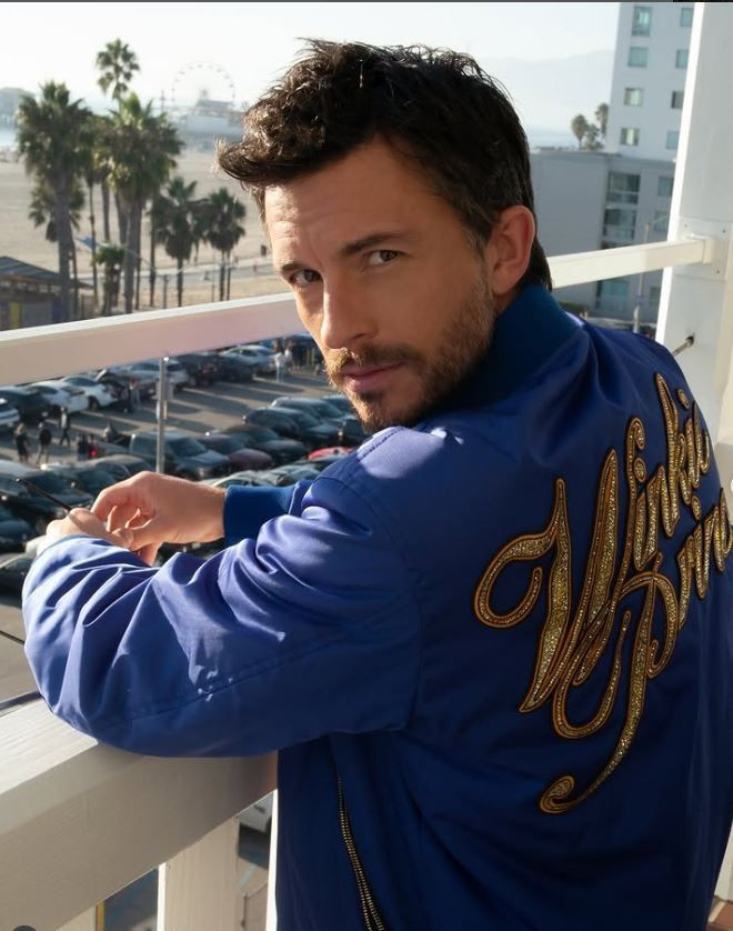 2025 yılının yaşayan en seksi erkeği Jonathan Bailey seçildi! Bridgerton ve Wicked’in yıldızı eşcinsel olduğunu açıklamıştı - Resim: 17