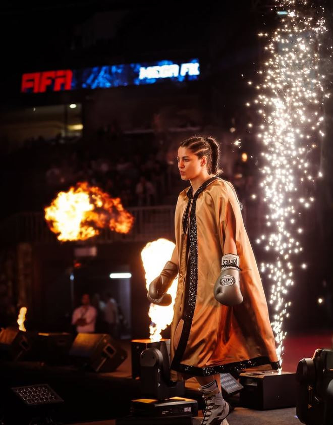 Türkiye’in ‘Nakavt kraliçesi’ Milli boksör Seren Ay Çetin Survivor’da: Acun Ilıcalı onuncu bombayı da patlattı - Resim : 4