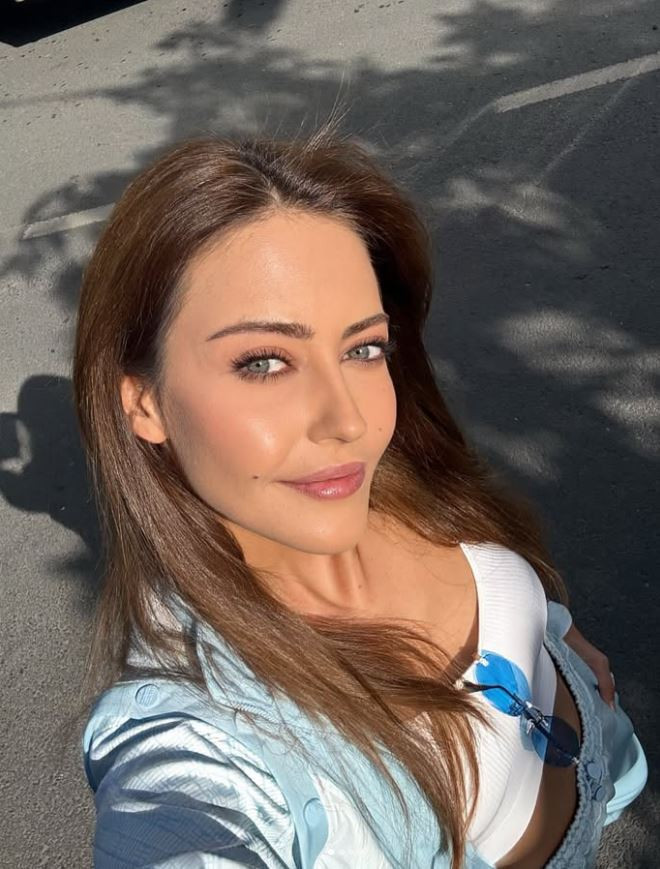 Best Model Şampiyonu Tuğba Melis Türk Umre'de duygusal anını paylaştı: Babaannesinin başörtüsünü takınca! - Resim : 11