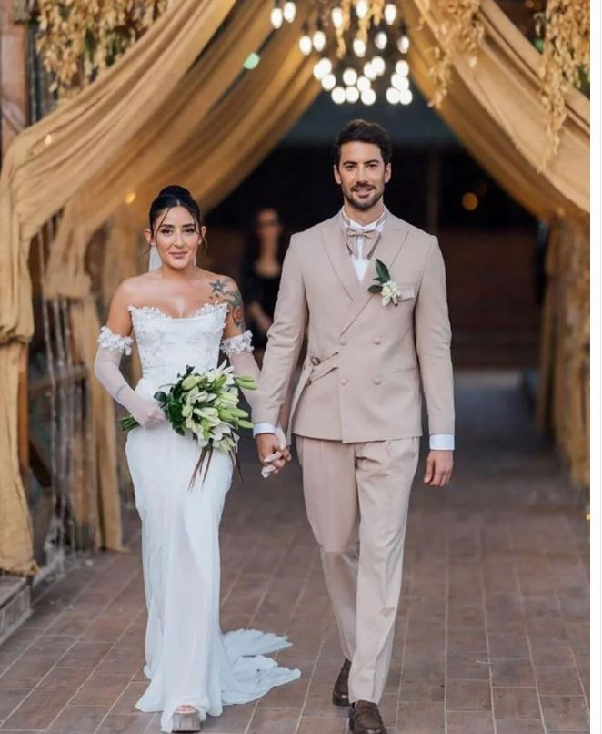 Melek Mosso resmen boşandı! 2 yıllık evlilik tek celsede bitti - Resim : 1