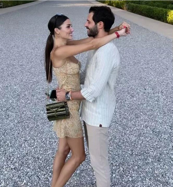 Hande Erçel ve Hakan Sabancı ayrılığında sürpriz adım! Sevenleri hayrete düştü - Resim : 2
