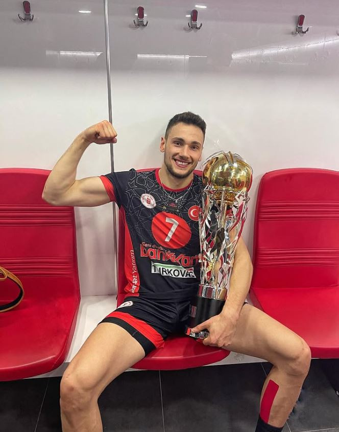 Miss Universe Türkiye temsilcisi Ceren Arslan'ın beş yıllık aşkı ortaya çıktı! Eski sevgilisi Milli voleybocu Milli voleybolcu Bedirhan Bülbül - Resim : 17