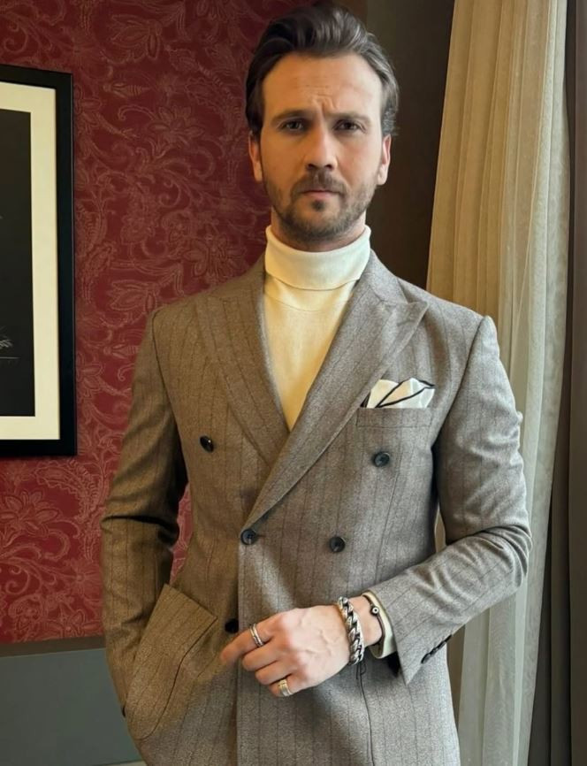 Aras Bulut İynemli genç oyuncu Eylül Ersöz ile aşk mı yaşıyor? Dizi setinde tanışmışlar - Resim : 4