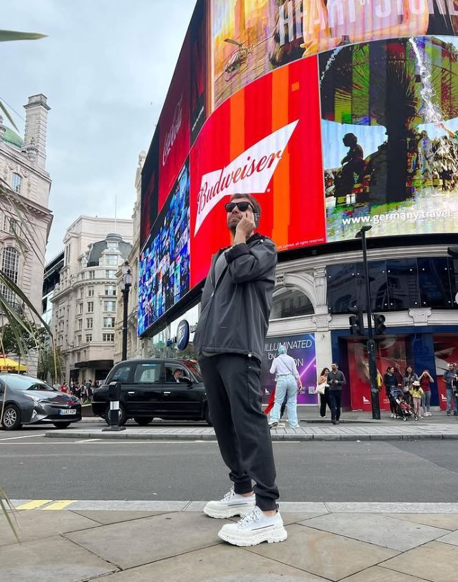 Ünlü şarkıcı Murat Dalkılıç'ın son hali hayranlarını endişelendirdi! 12. kez bıçak altına mı yattı? - Resim: 39