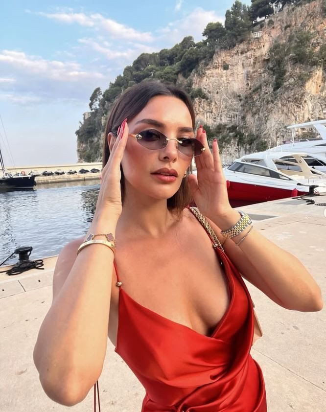 "Üvey Anne" dizisinin Serap Kutlu’su Hazal Filiz Küçükköse'dan estetik iddialarına tarihi kapak: Güzelliği tesadüf değilmiş! - Resim: 18