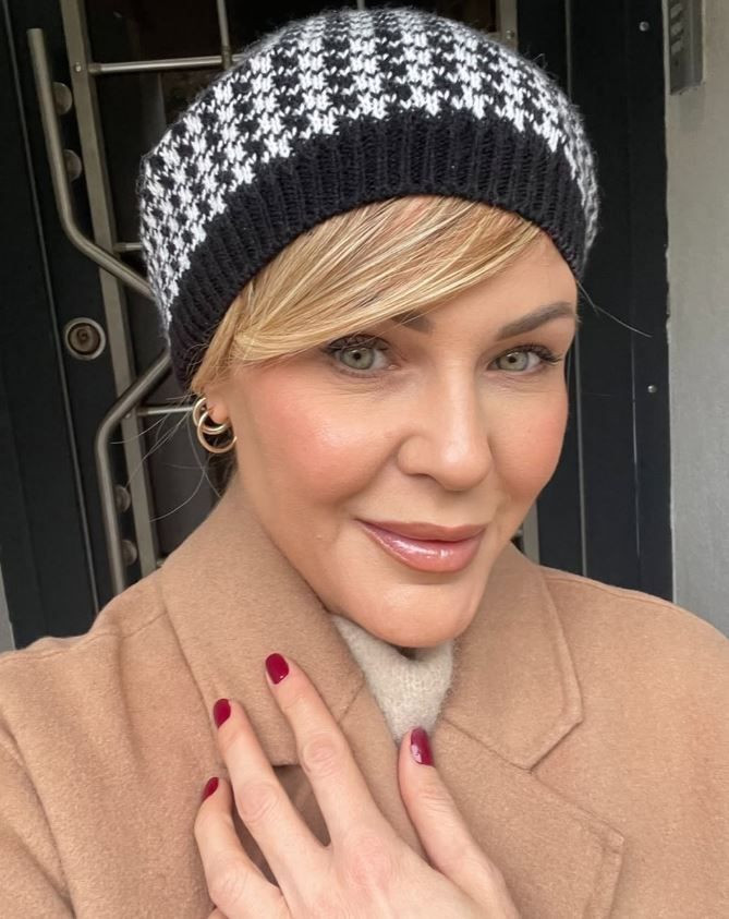 Mehmed Fetihler Sultanı’nın Halime Hatun'u Emine Ün’ün genç kalmasının sırrı ne? Kim der 48 yaşında! - Resim: 17