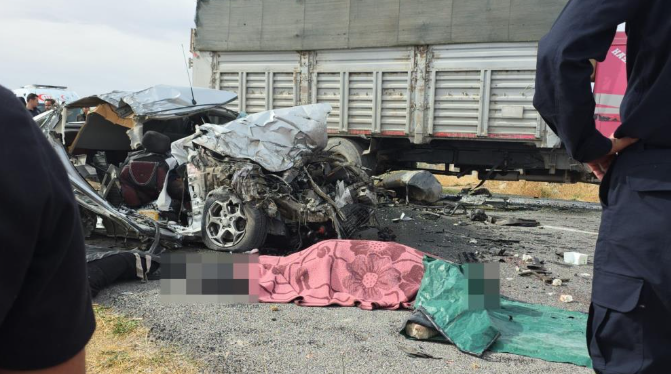 Aksaray'da feci kaza! 3 kardeş hatayını kaybetti - Resim : 1