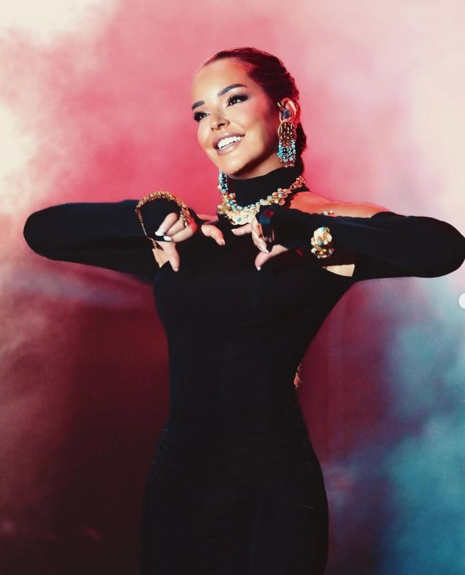 Bengü’den kırmızı kalpli paylaşım: Dedikodular alev aldı! Bir yıl sonra gelen o fotoğraf - Resim : 19