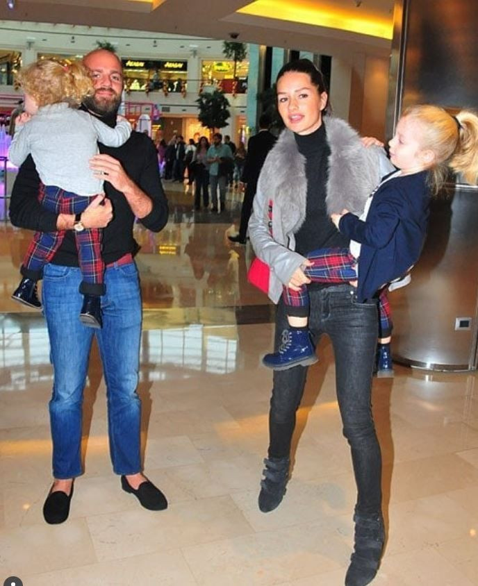 Yasemin Ergene’den ayrılan İzzet Özilhan eğlencede yakalandı: Bekar hayatına hızlı giriş yaptı - Resim: 45